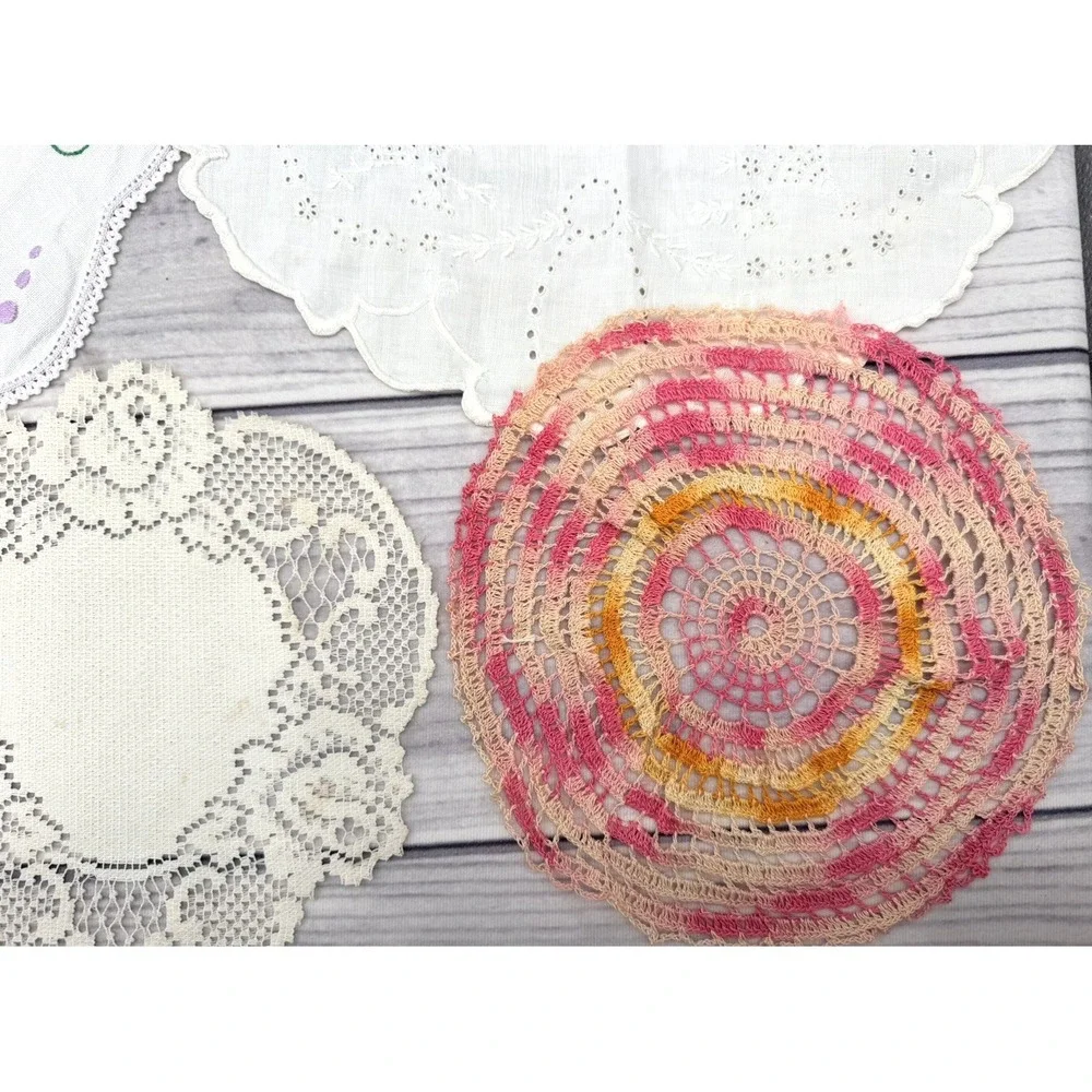 LOT OF 7 VINTAGE EMBROIDERED / CROCHET / LACE DOILIES - CROCHET BASKET